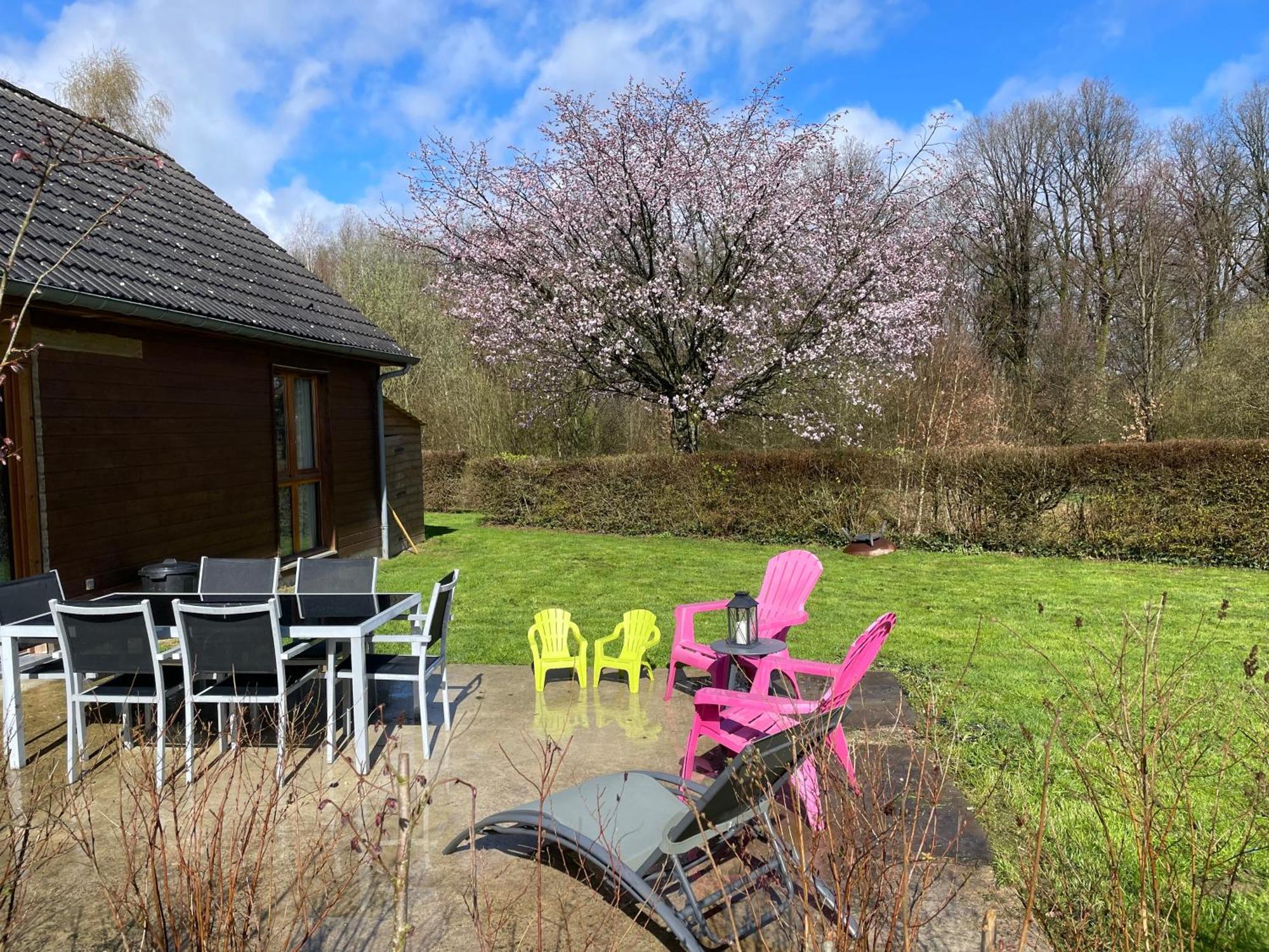 Cottage Chaleureux Dans Domaine Prive Signy-le-Petit Exterior photo